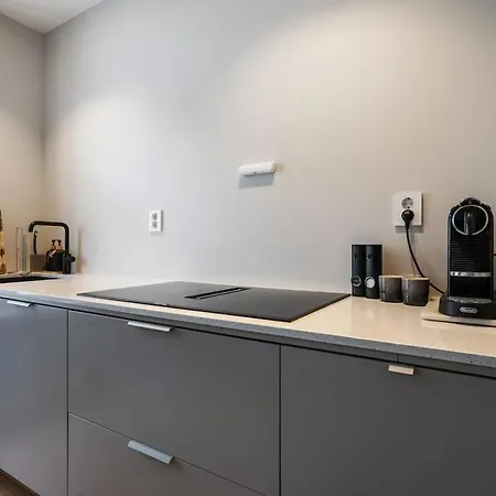 Newly Renovated In A Unique And Historic Neighborhood Апартаменты